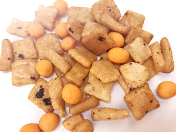 Geschmackvolle gesalzene reine gebratene Reis-Cracker-Mischungs-überzogene Erdnuss-Mischimbisse