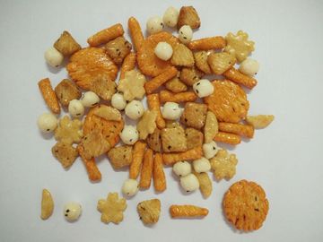 Sojasoße würzt knusperige köstlichen die Reis-Cracker-Mischungs-verschiedenen Formen
