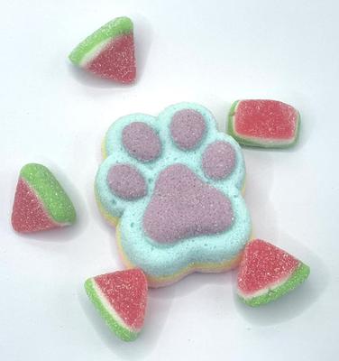 Sweetie Paws & Tiny Melon Giggles – Entzückender Katzenpfoten-Abdruck & Mini-Wassermelonen-Kaubonbon-Mix