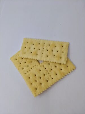 Großeinkauf Sesam-Soda-Cracker ohne Zuckerzusatz - Clean-Label-Fermentgebäck mit Vollkornmehl
