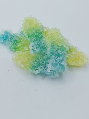 Sparkle-Kristall-Zucker-Beschichtung Bären-förmige Gummies mit doppelter Textur für vielseitige Anlässe Sojabohnen Snacks