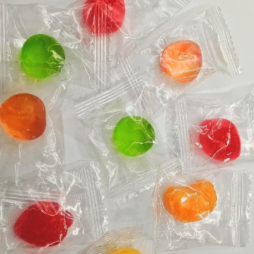 Farbenfrohe individuell verpackte Gummi-Süßigkeiten für Partys Veranstaltungen Alltagsgenuss