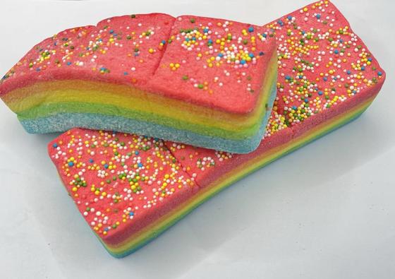 Marshmallow Dreamcake Regenbogenwirbel Extra kauend, super flauschig und zu 100% mit Zucker