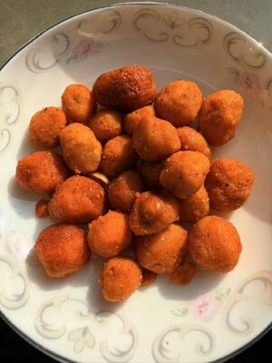 Goldene Eigelb-Crunch Erdnuss-Snack mit gesalzenem Eigelb und würzigem Geschmack in individueller OEM-Verpackung