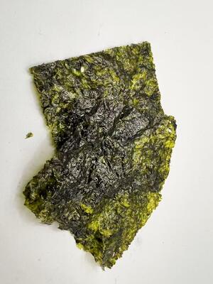 Geröstete Algen-Snacks mit Meeressalzgeschmack - glutenfreie und fettarme gesunde Snackmischung