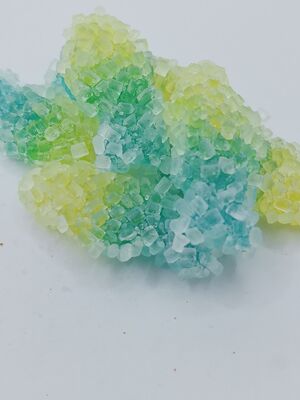 Sparkle-Kristall-Zucker-Beschichtung Bären-förmige Gummies mit doppelter Textur für vielseitige Anlässe Sojabohnen Snacks