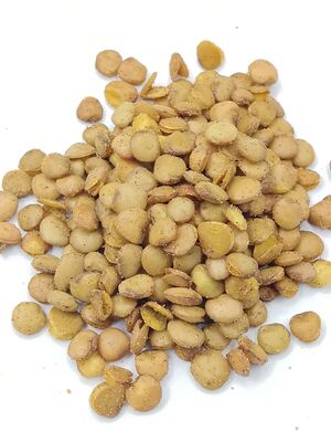 Edamame-Snacks mit Buffalo-Beschichtung mit kräftigem Buffalo-Geschmack, knackig geschältem Edamame und hohem Pflanzenproteinanteil