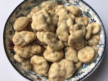 Rohstoff-Feldbohne-Imbiss, knuspriges gebackenes Feldbohne-Weiden-verliebtes Aroma