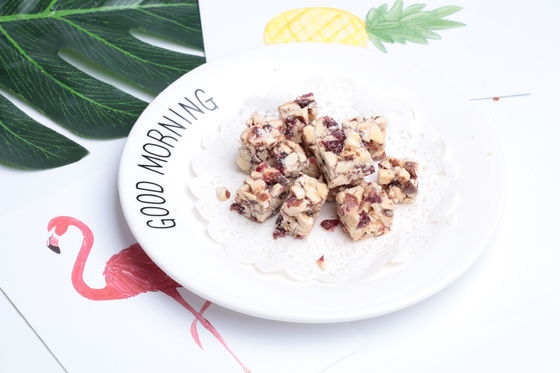 Eine Nuss-Krise des Biss-indischen Sesams knusperig, Nuts Imbiss-Eigenmarke verfügbar