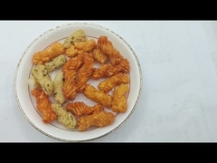 Mischte Reiskrackereien mit Meeresalgen und Sojasauce